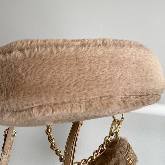 Steve Madden Tan Faux Fur Bag with Gold Chain - Picture 8 of 10